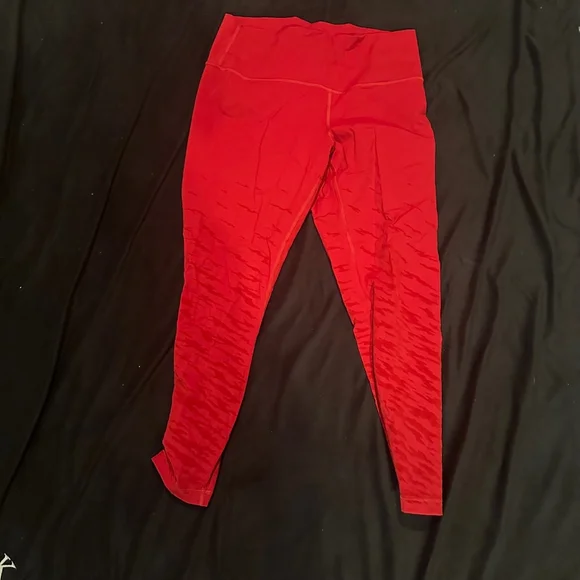 Lululemon Red Tiger Lunar New Year limited edition Wunder Under high waist 25" - Picture 6 of 6